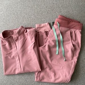 Figs mineral mauve scrub set